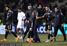 世界第2轰然倒地！迈尼昂扑点，姆巴佩哑火，法国0-2克罗地亚！