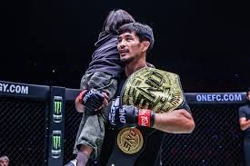 对阵中国男篮爆砍32分！关岛38岁老将身份曝光，出生美国，5年前已退